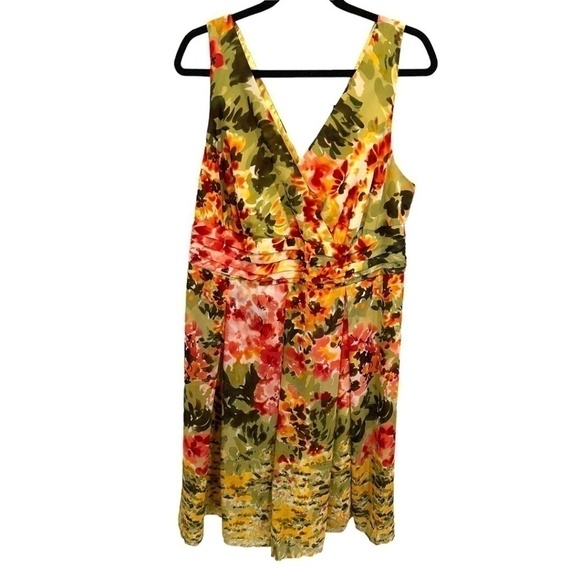 Avenue Dresses & Skirts - Avenue Floral V-Neck Faux Wrap Fully Lined Sleeveless Dress Size 16
